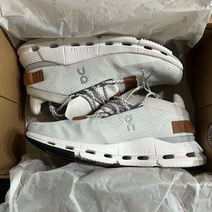 Cloudnova White/Pearl Color